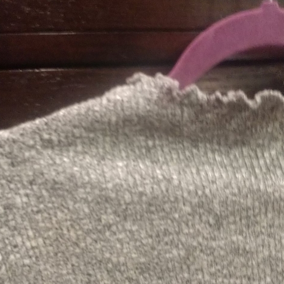 Long sleeve grey cropped sweater/shirt - Picture 2 of 3